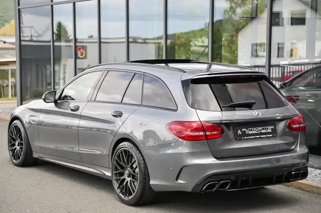 Mercedes-Benz C 63 Amg view 5