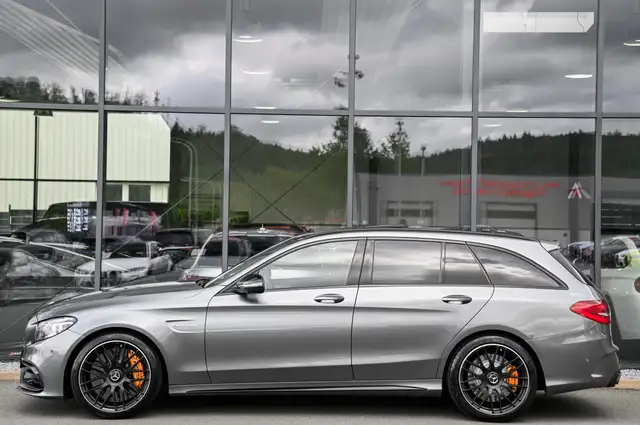 Mercedes-Benz C 63 Amg view 6