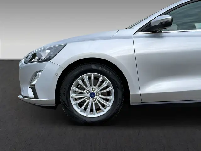 Ford Focus view 4