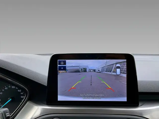 Ford Focus view 15