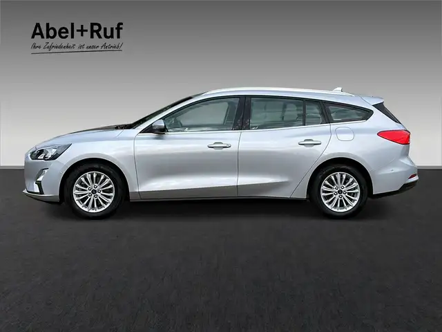 Ford Focus view 5