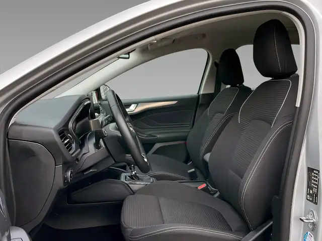 Ford Focus view 9