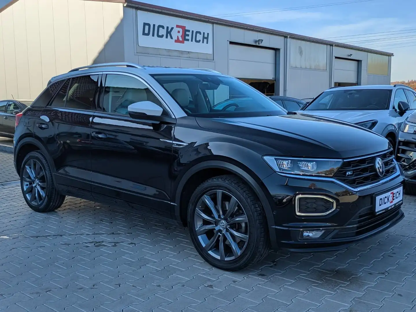 Volkswagen T-Roc 2.0 TDI 4Motion R-Line PANO*LED*LEDER*AHK Zwart - 1