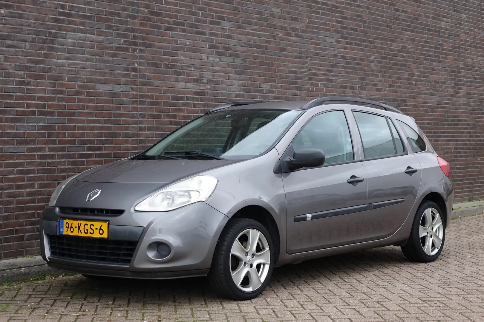 Renault Clio Estate 1.2-16V Special Line Airco, navigatie, nieu Gris - 1