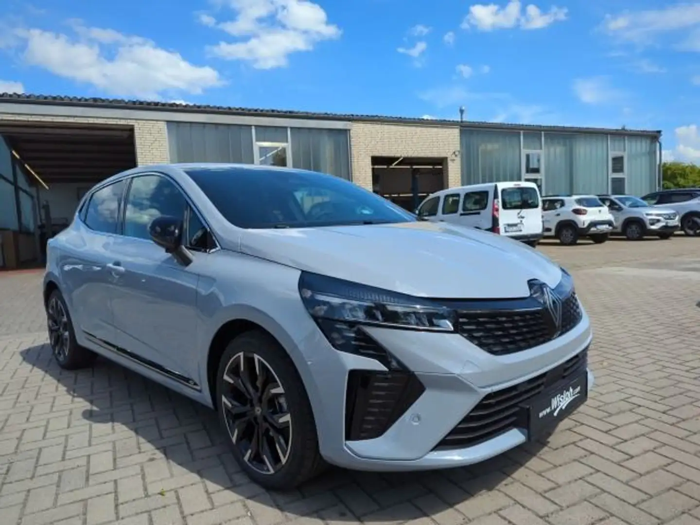 Renault Clio V Techno TCe 90 Klima SitzHzg BlackDeal Grau - 2