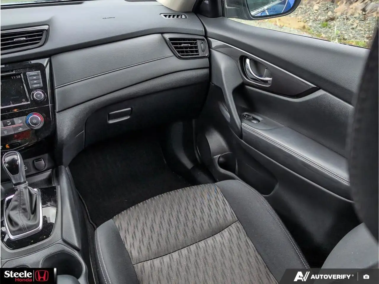 Nissan Rogue снимка Nissan Rogue
