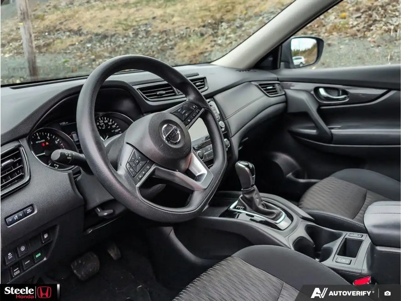 Nissan Rogue снимка Nissan Rogue