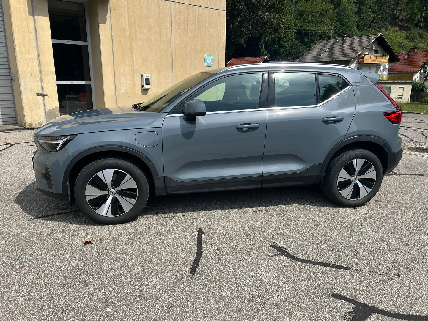 Volvo XC40 XC40 B4 AWD Plus Bright Aut. Plus Bright Grau - 2