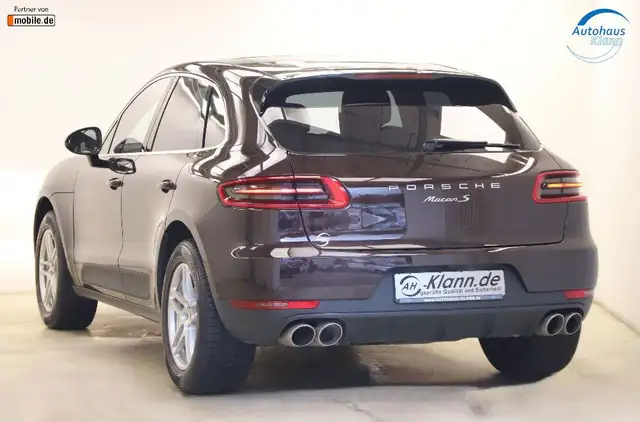 Porsche Macan view 6