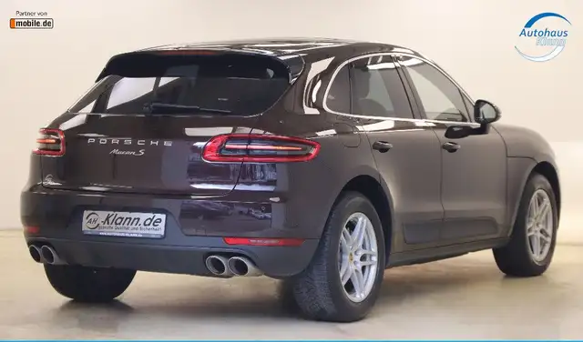 Porsche Macan view 8