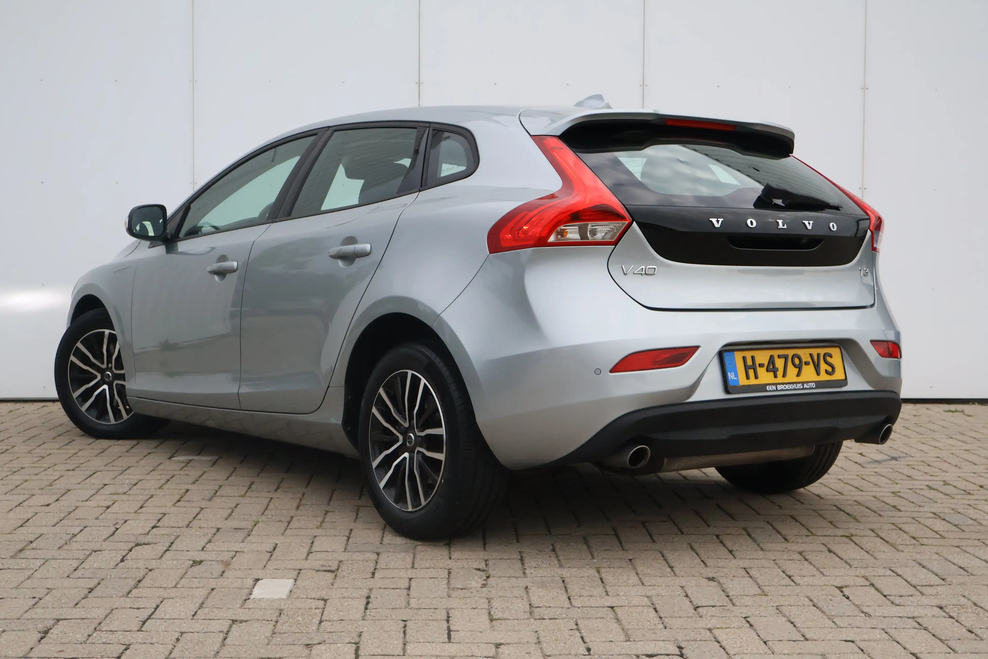 Volvo V40 T3 Polar | Achteruitrijcamera | Full LED | Stoelve — photo 41