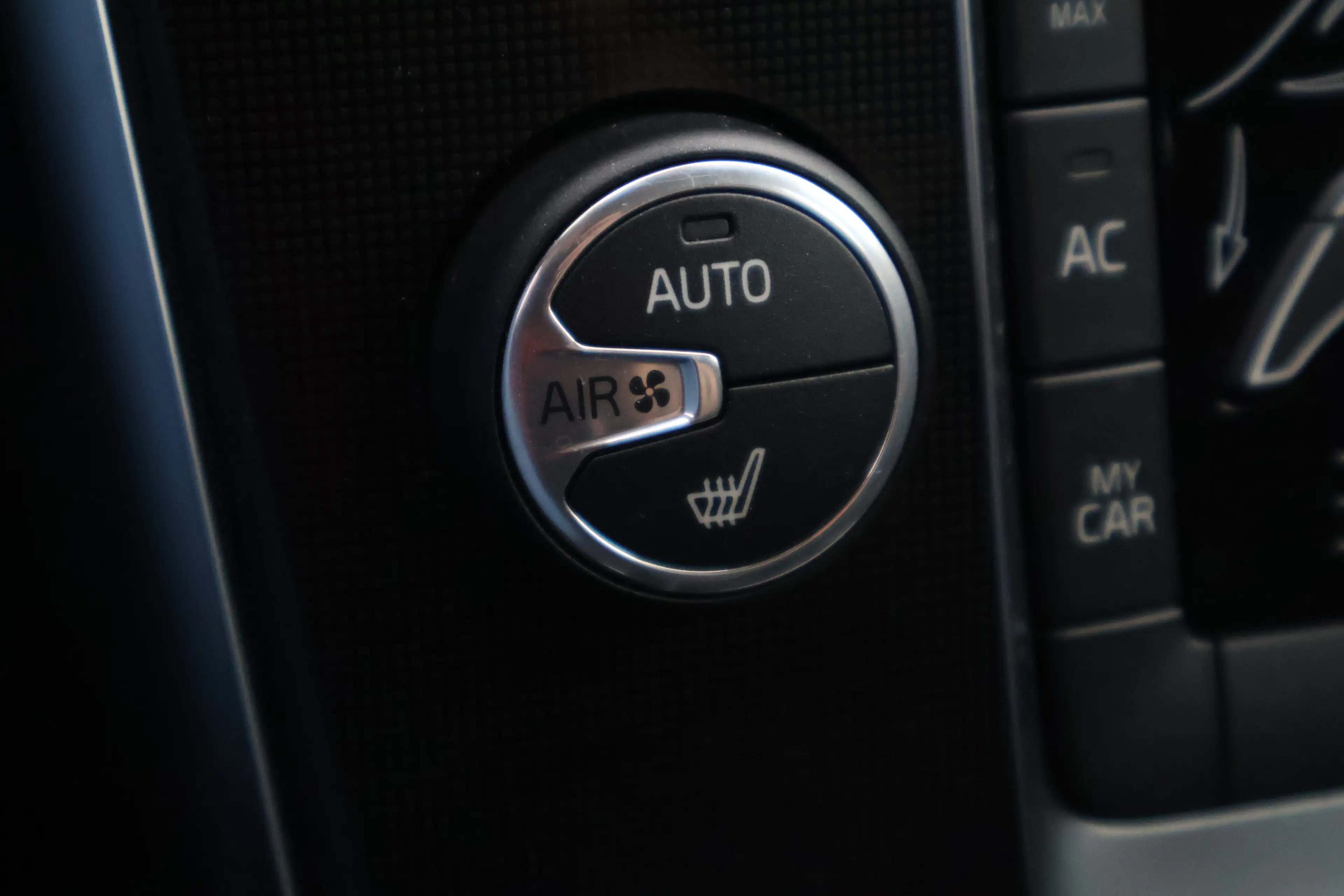 Volvo V40 T3 Polar | Achteruitrijcamera | Full LED | Stoelve — photo 27