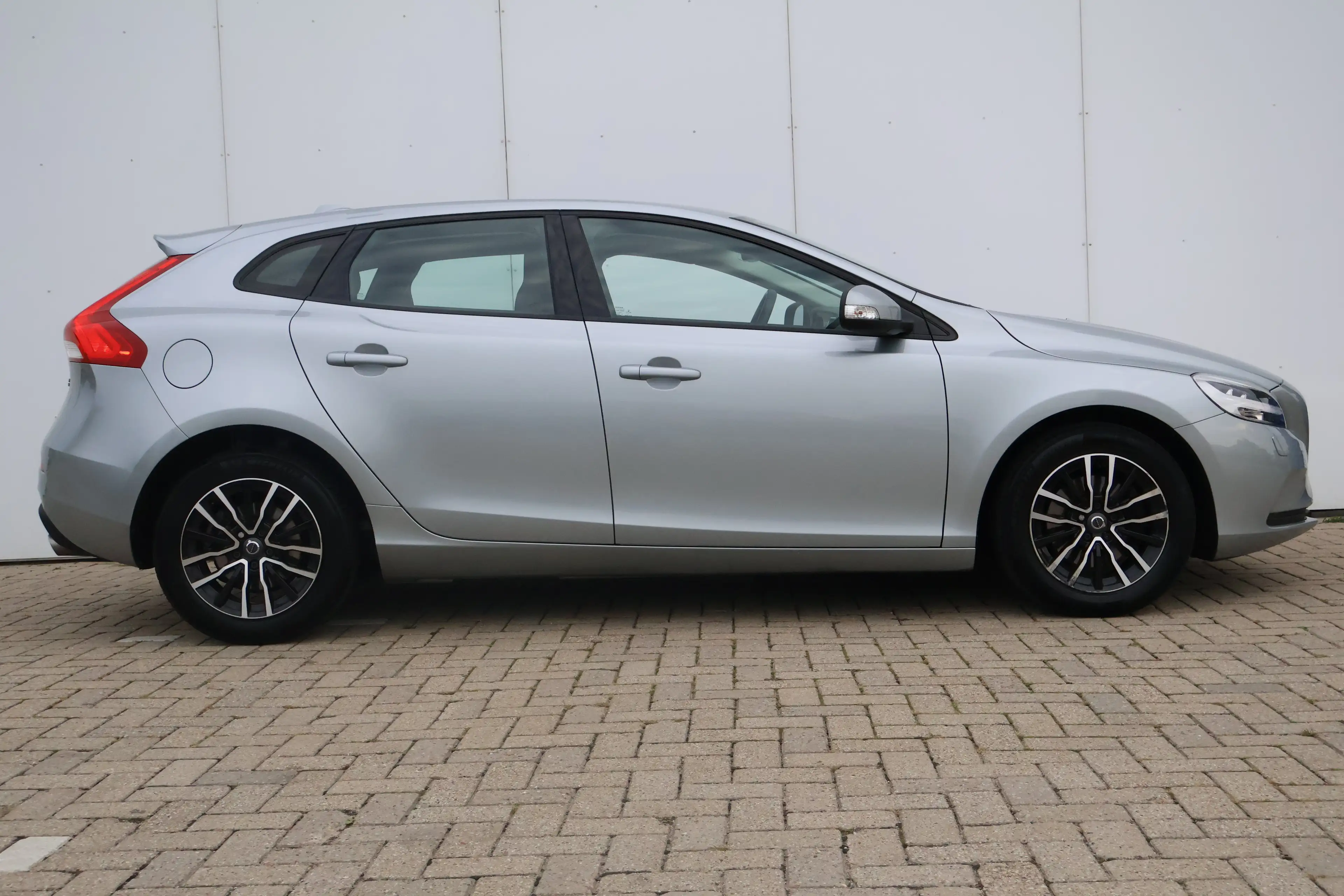 Volvo V40 T3 Polar | Achteruitrijcamera | Full LED | Stoelve — photo 40