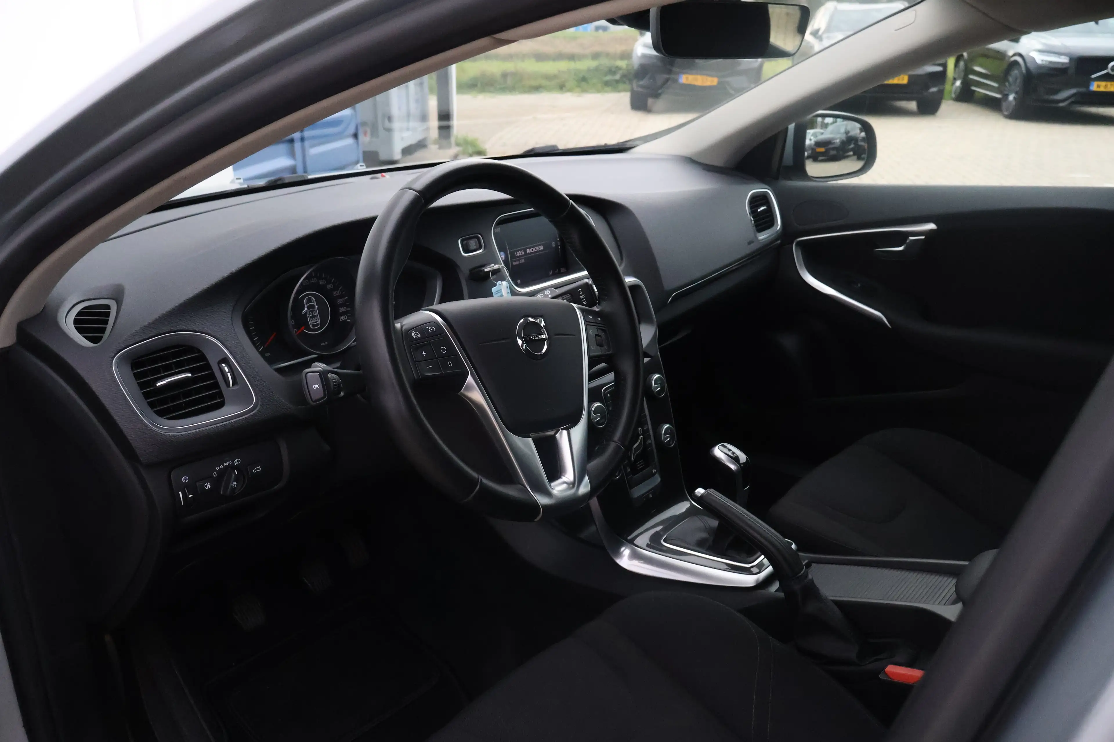 Volvo V40 T3 Polar | Achteruitrijcamera | Full LED | Stoelve — photo 5