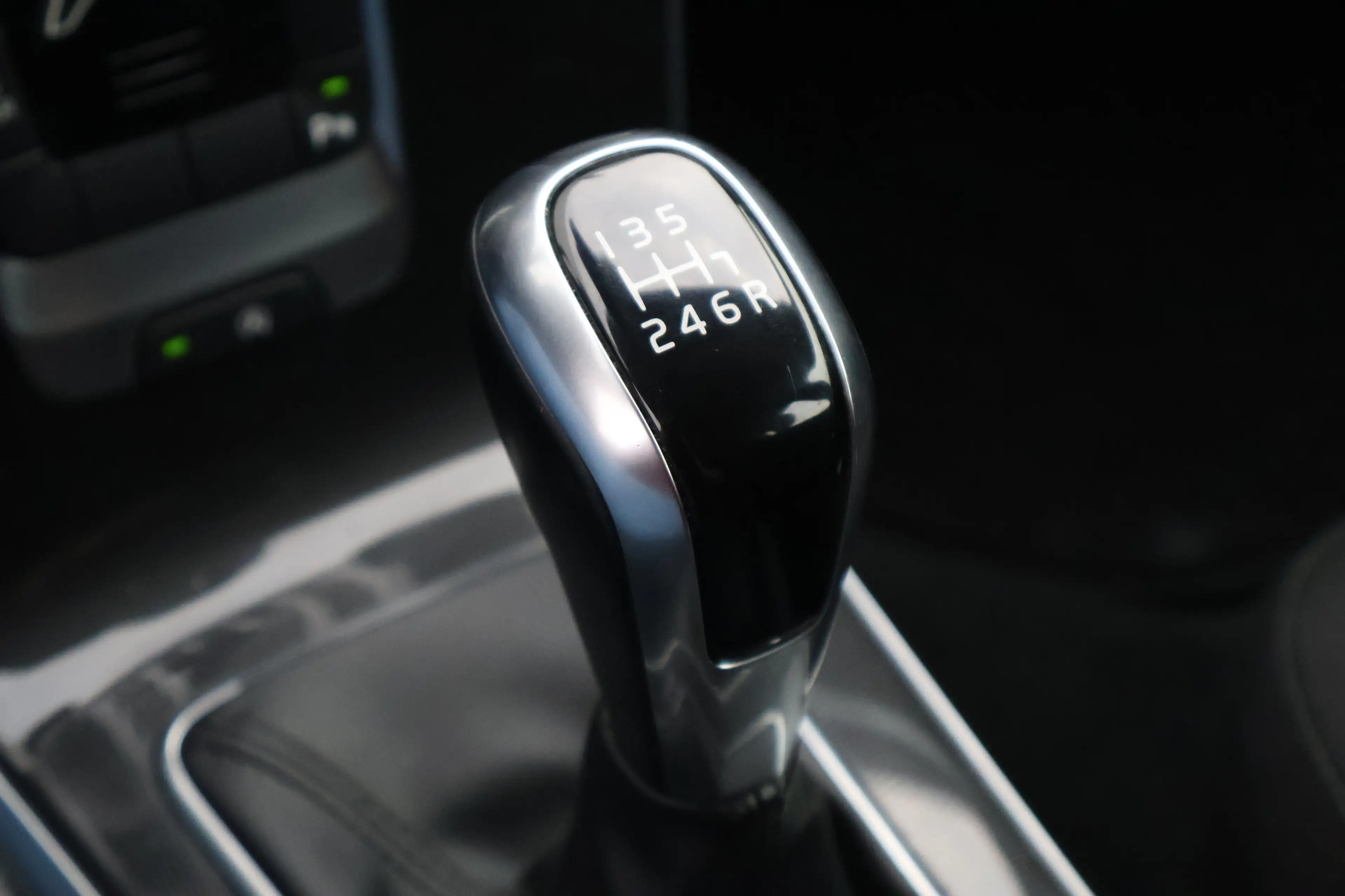 Volvo V40 T3 Polar | Achteruitrijcamera | Full LED | Stoelve — photo 28