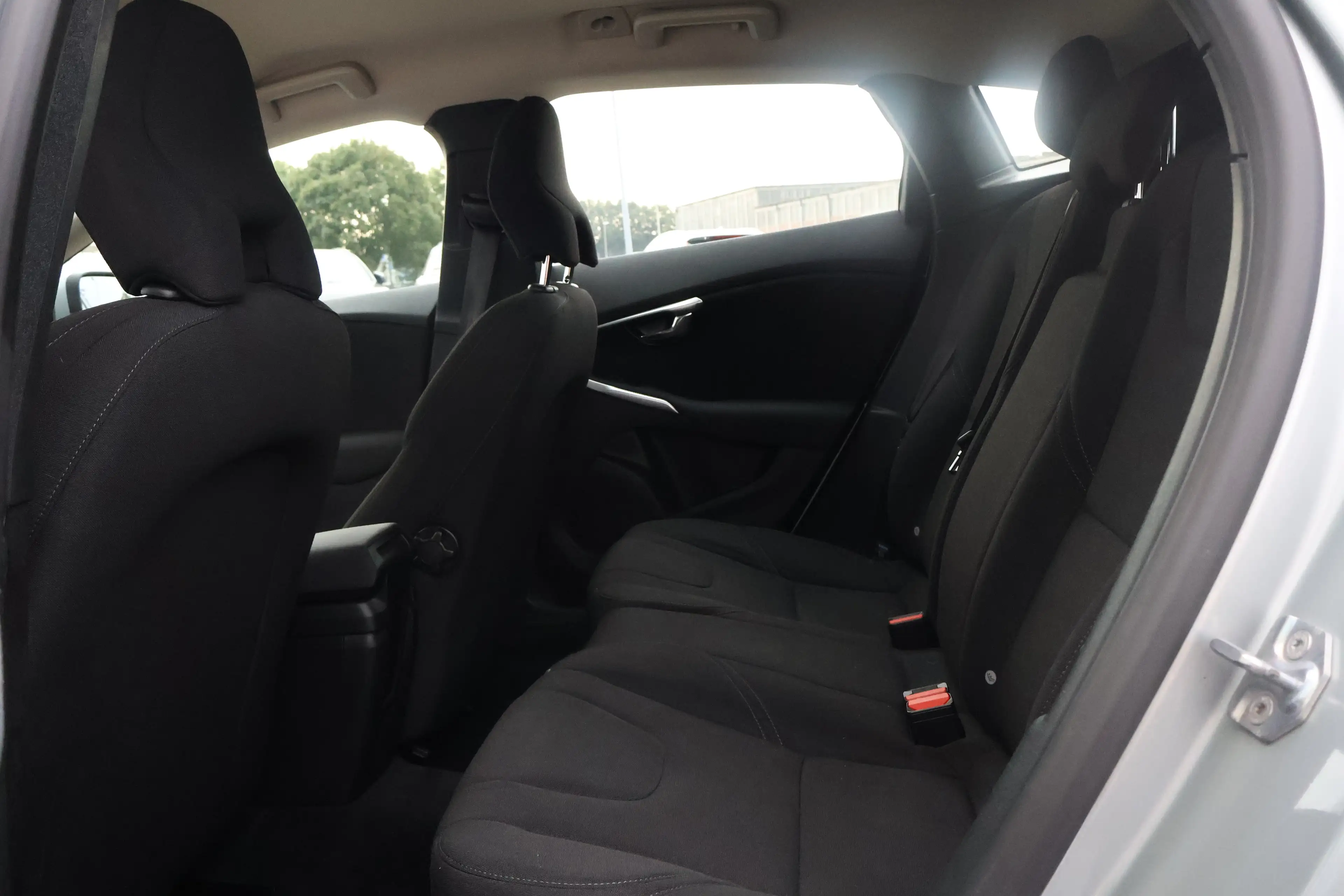 Volvo V40 T3 Polar | Achteruitrijcamera | Full LED | Stoelve — photo 30