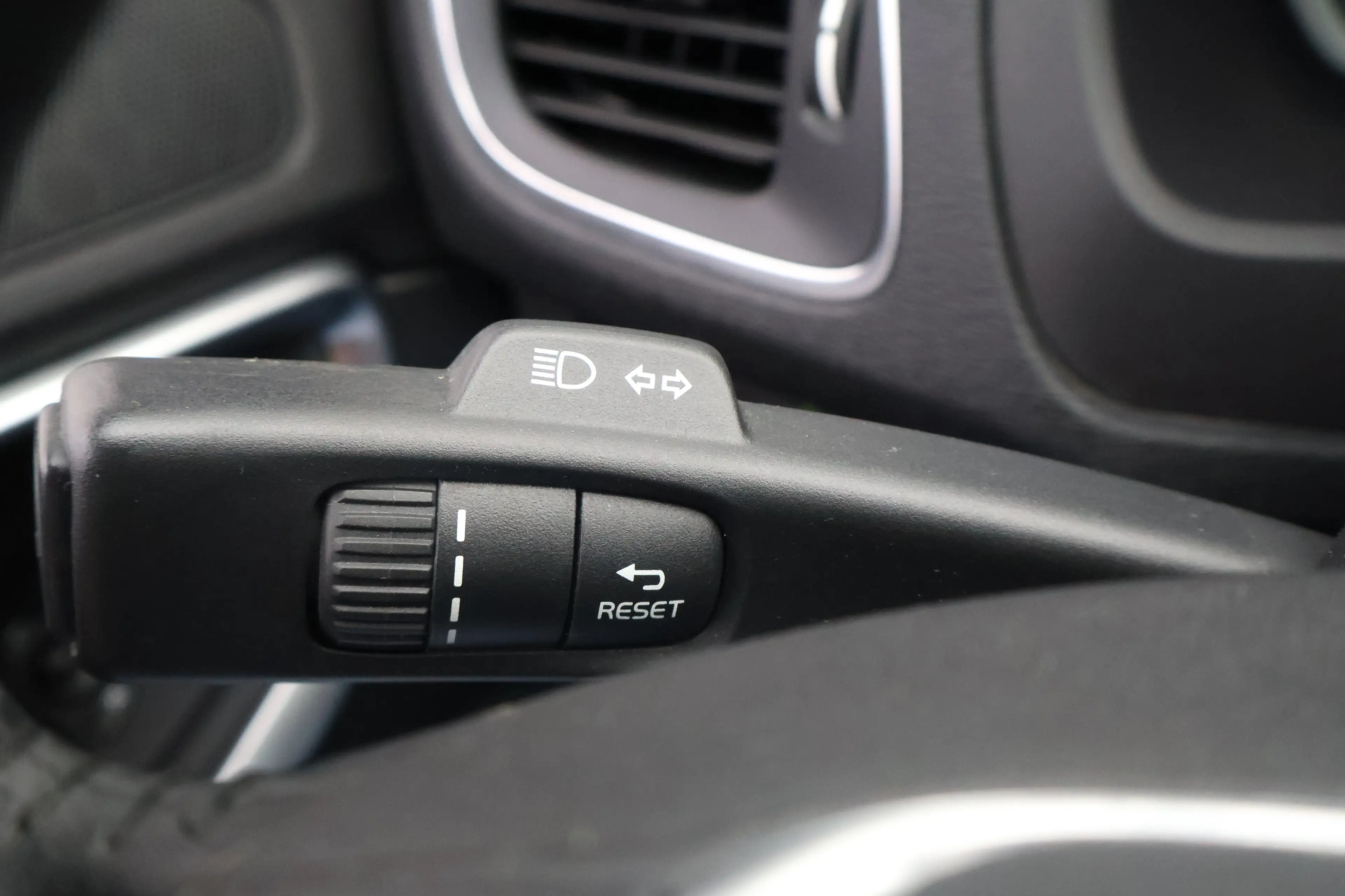 Volvo V40 T3 Polar | Achteruitrijcamera | Full LED | Stoelve — photo 10