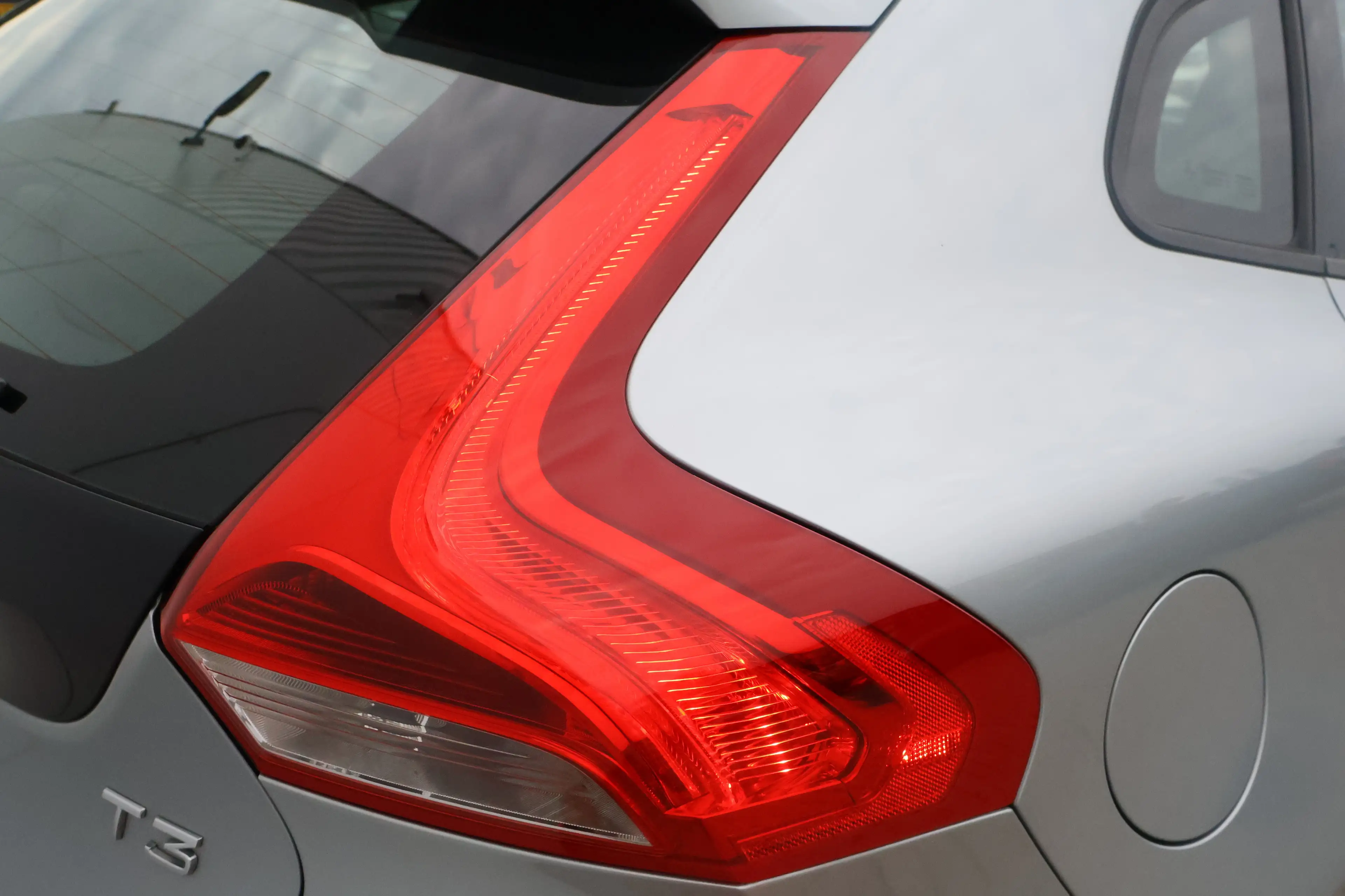 Volvo V40 T3 Polar | Achteruitrijcamera | Full LED | Stoelve — photo 37