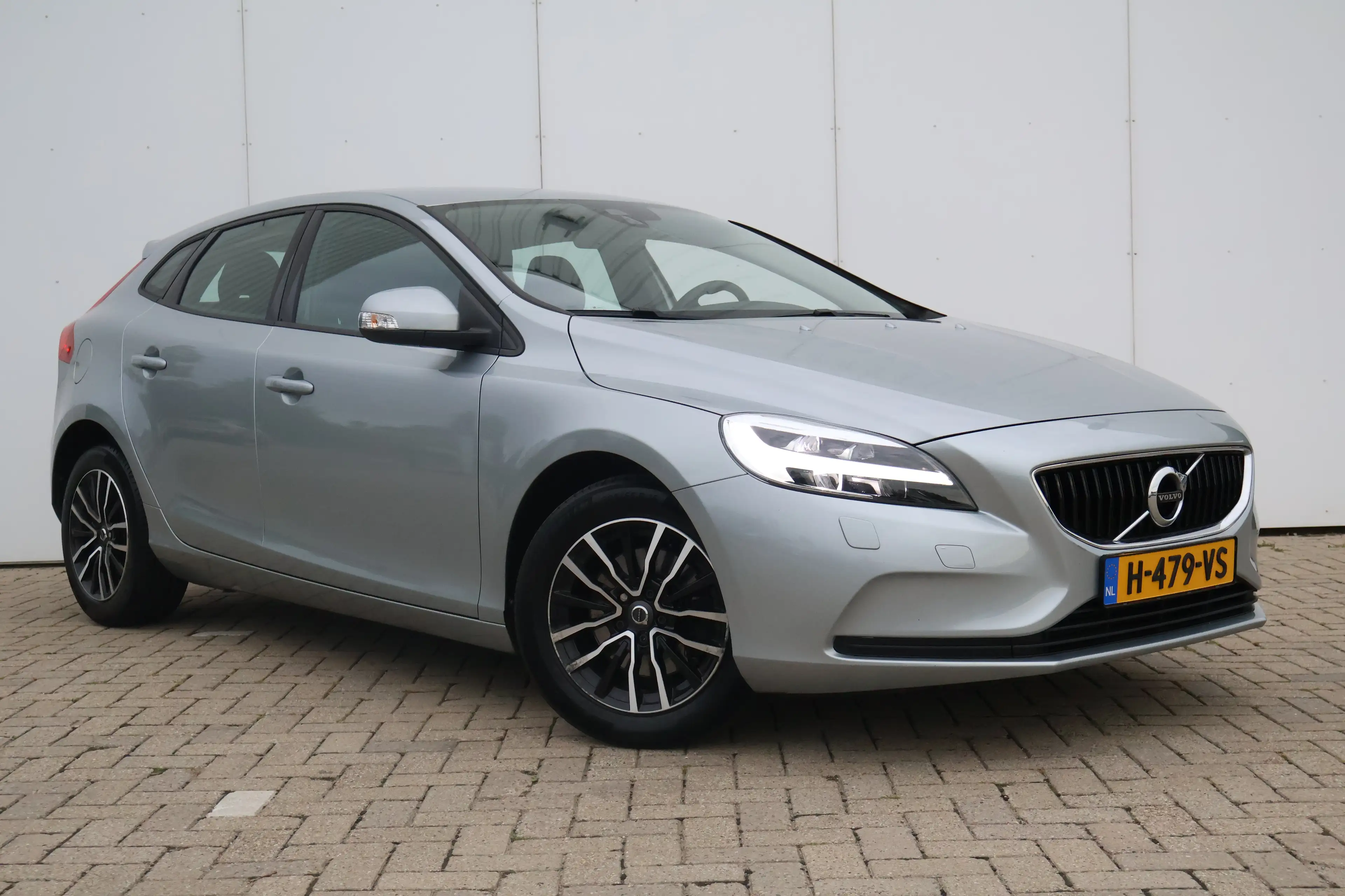 Volvo V40 T3 Polar | Achteruitrijcamera | Full LED | Stoelve — photo 3