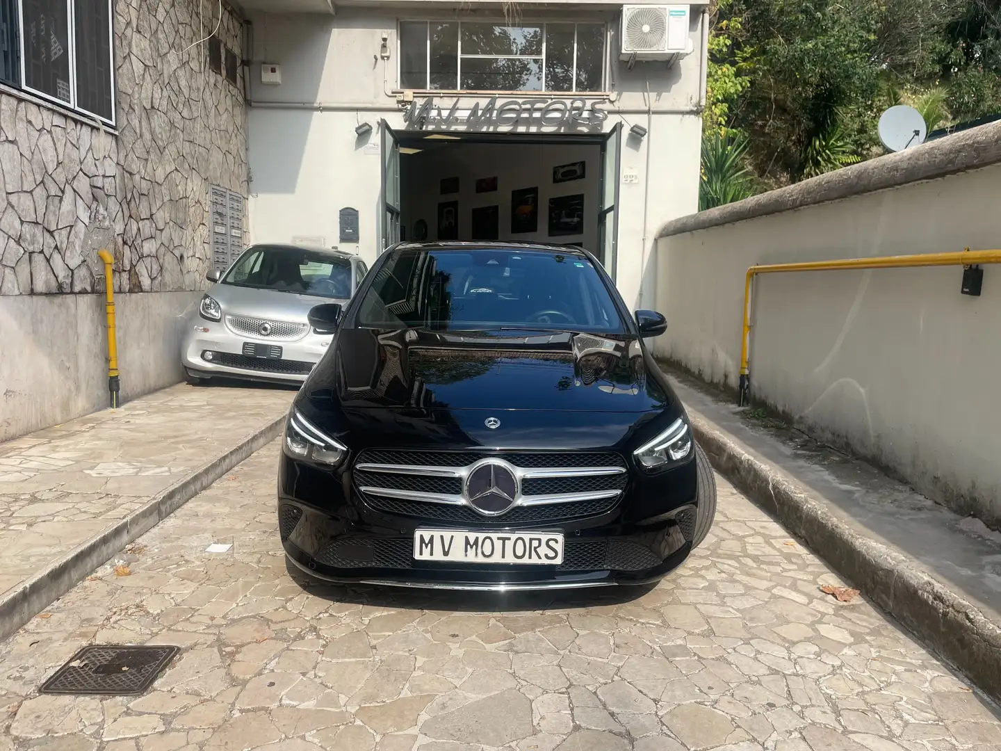 Mercedes-Benz B 180 B 180 d Business Extra auto Nero - 2