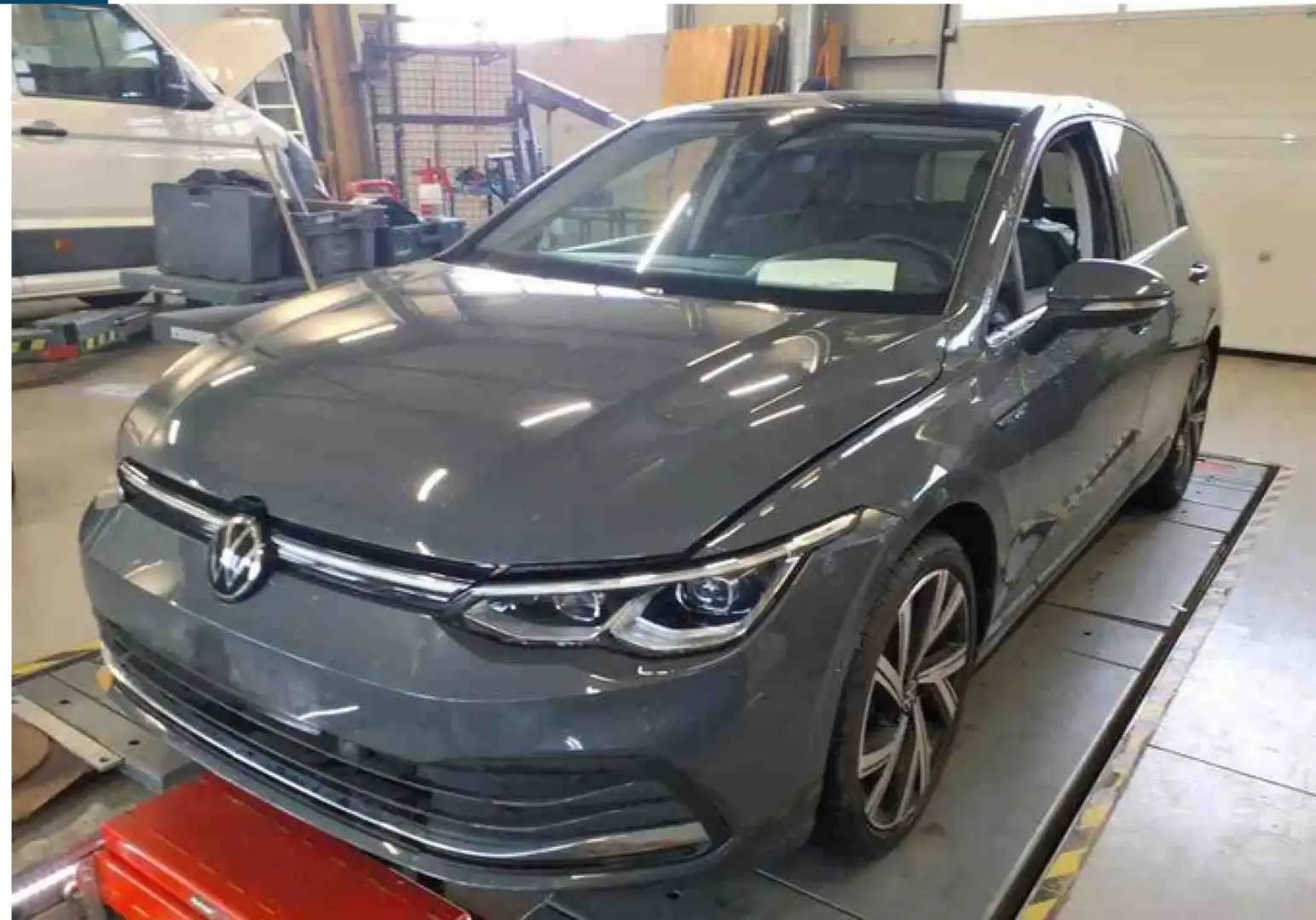 Volkswagen Golf VIII 2.0 TDI DSG Style*Navi*AHK*StHzg*Pano* Grau - 2