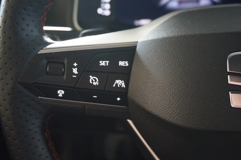 SEAT Arona ARONA 1,5 TSI FR DSG NAVI DINAMICA RFK ACC SHZ — photo 17