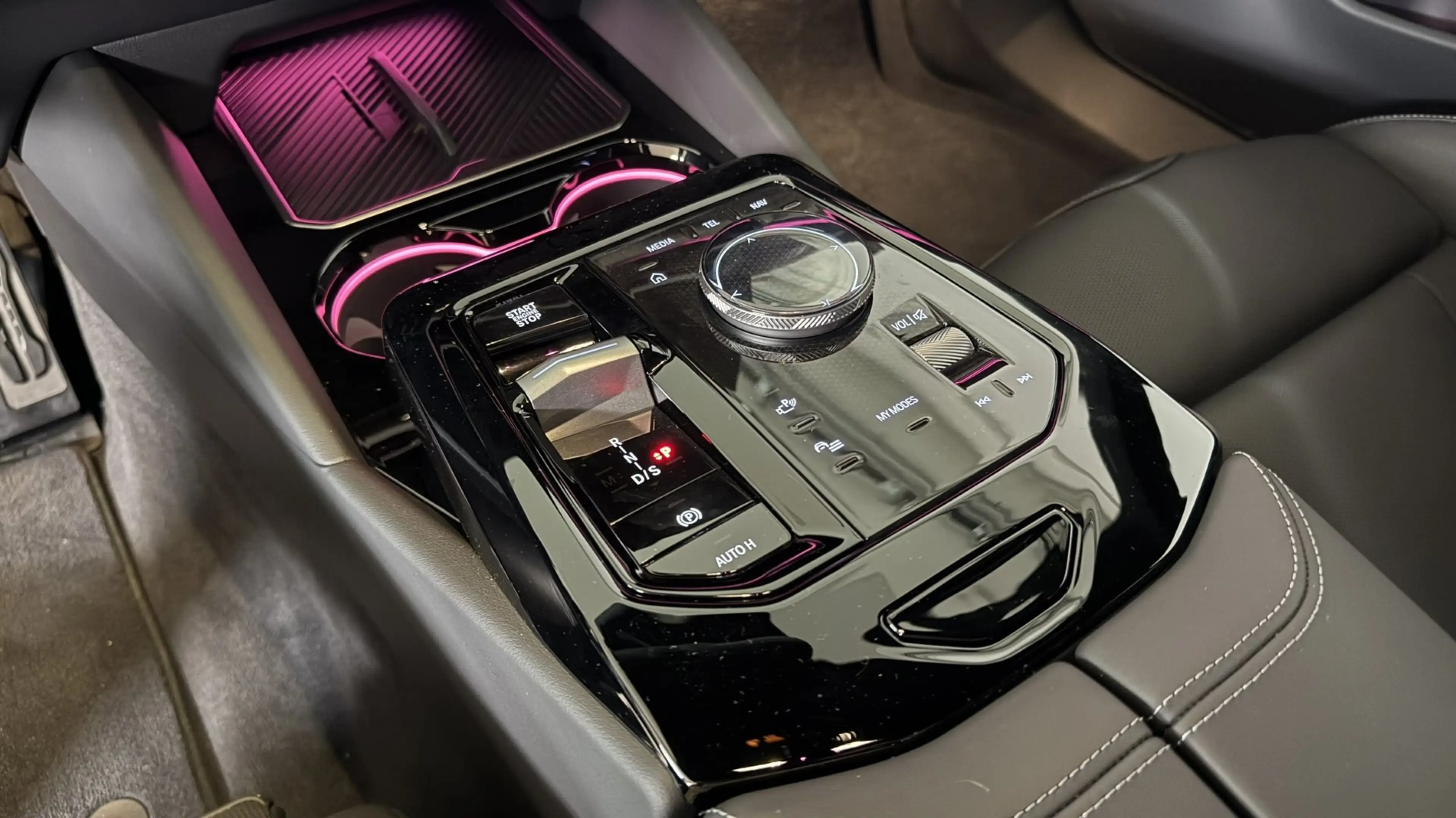 BMW 540 d xDrive — photo 11