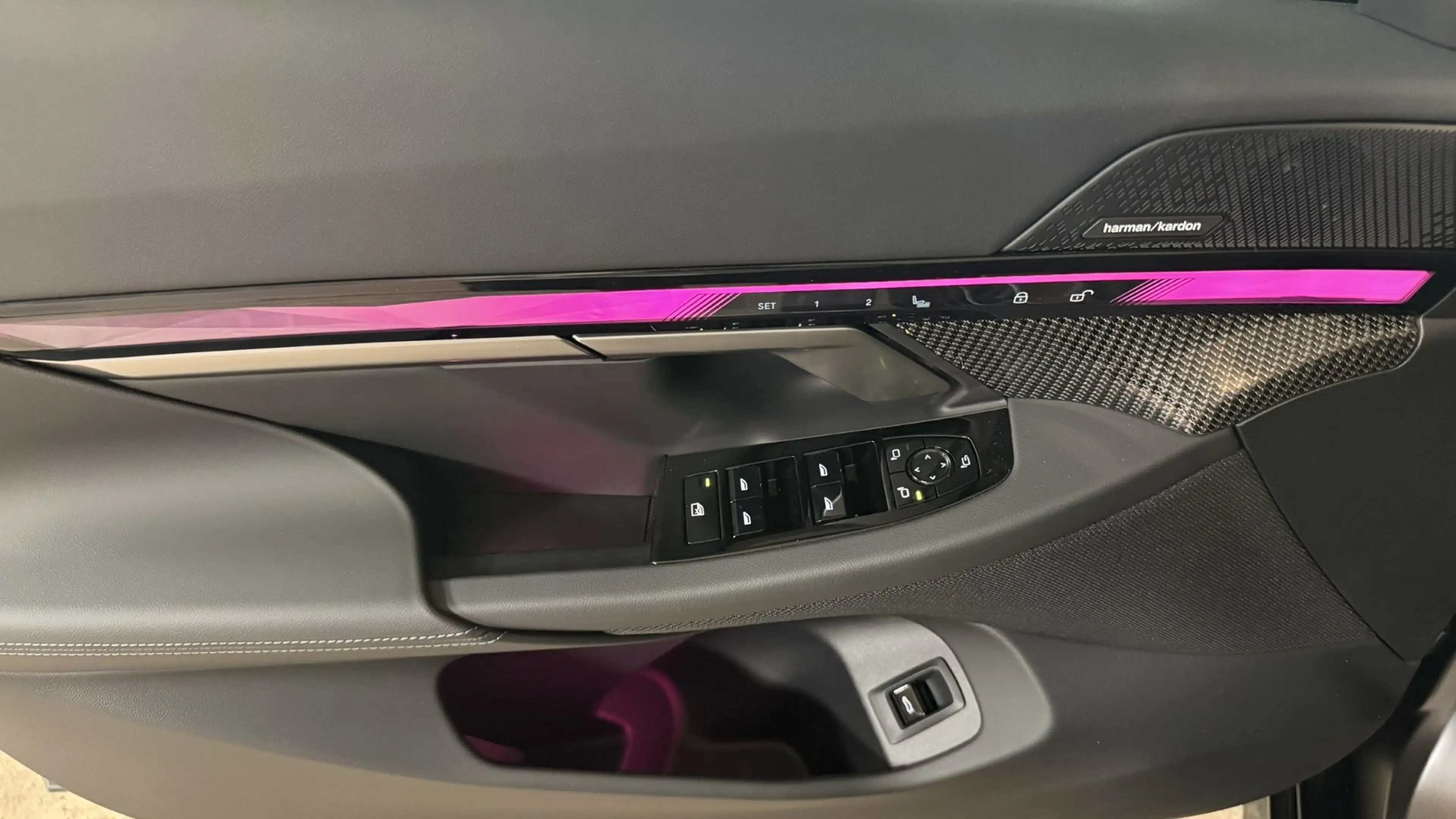 BMW 540 d xDrive — photo 12