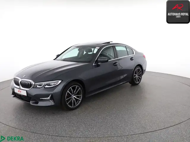 BMW 320 320 d xDrive LUXURY LINE GLASDACH,ACC,KAMERA,18Z