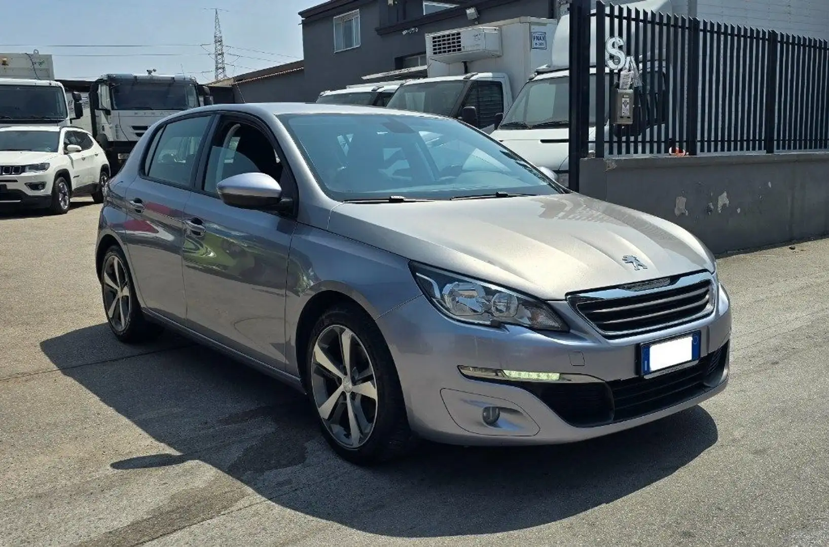 Peugeot 308 1.6 e-HDi 115 CV Stop&Start Allure Gris - 2