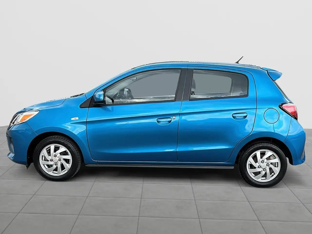 Mitsubishi Mirage снимка Mitsubishi Mirage