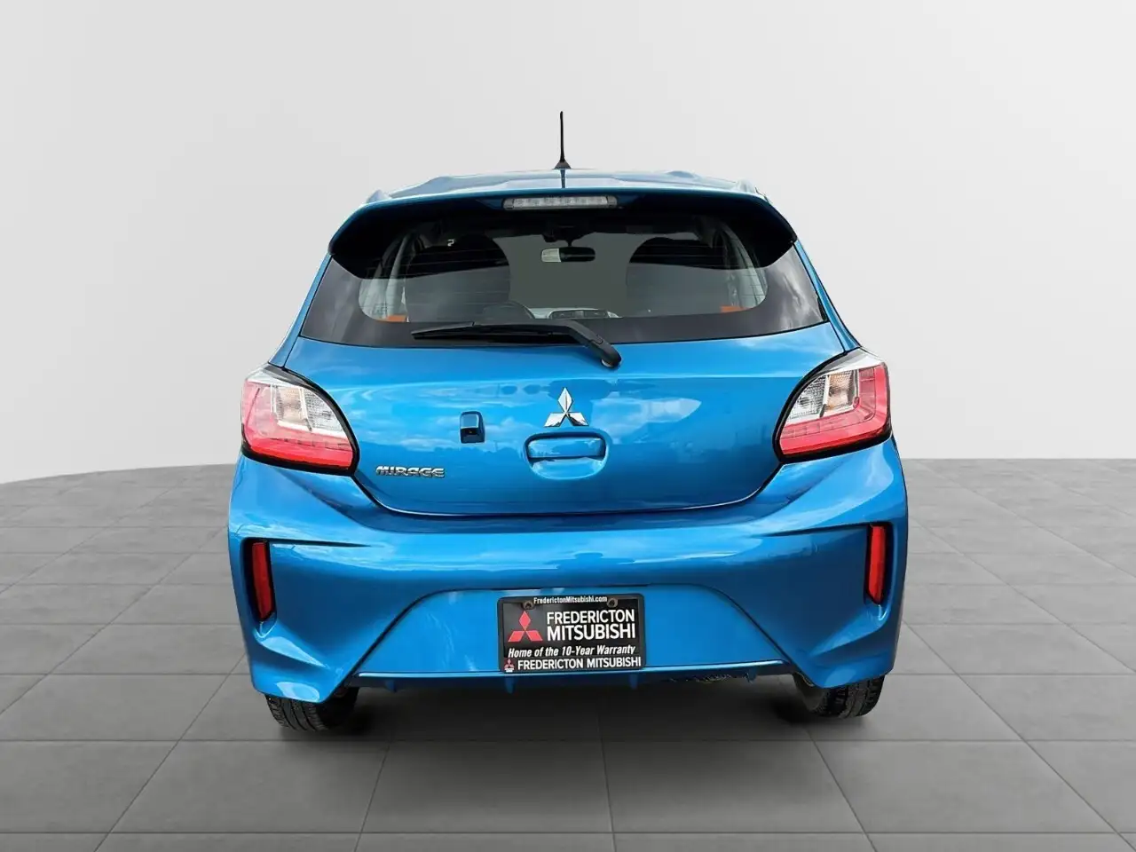 Mitsubishi Mirage снимка Mitsubishi Mirage