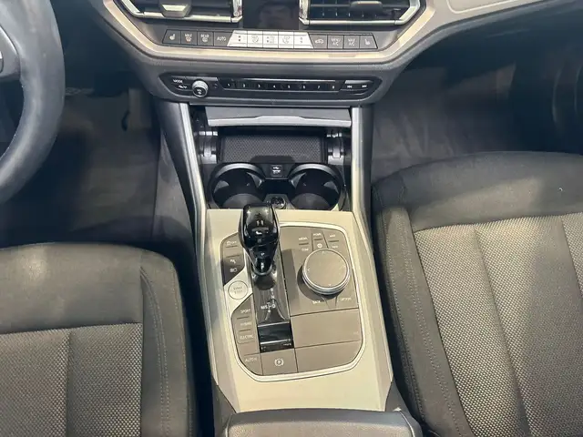 BMW 3 Series view 12