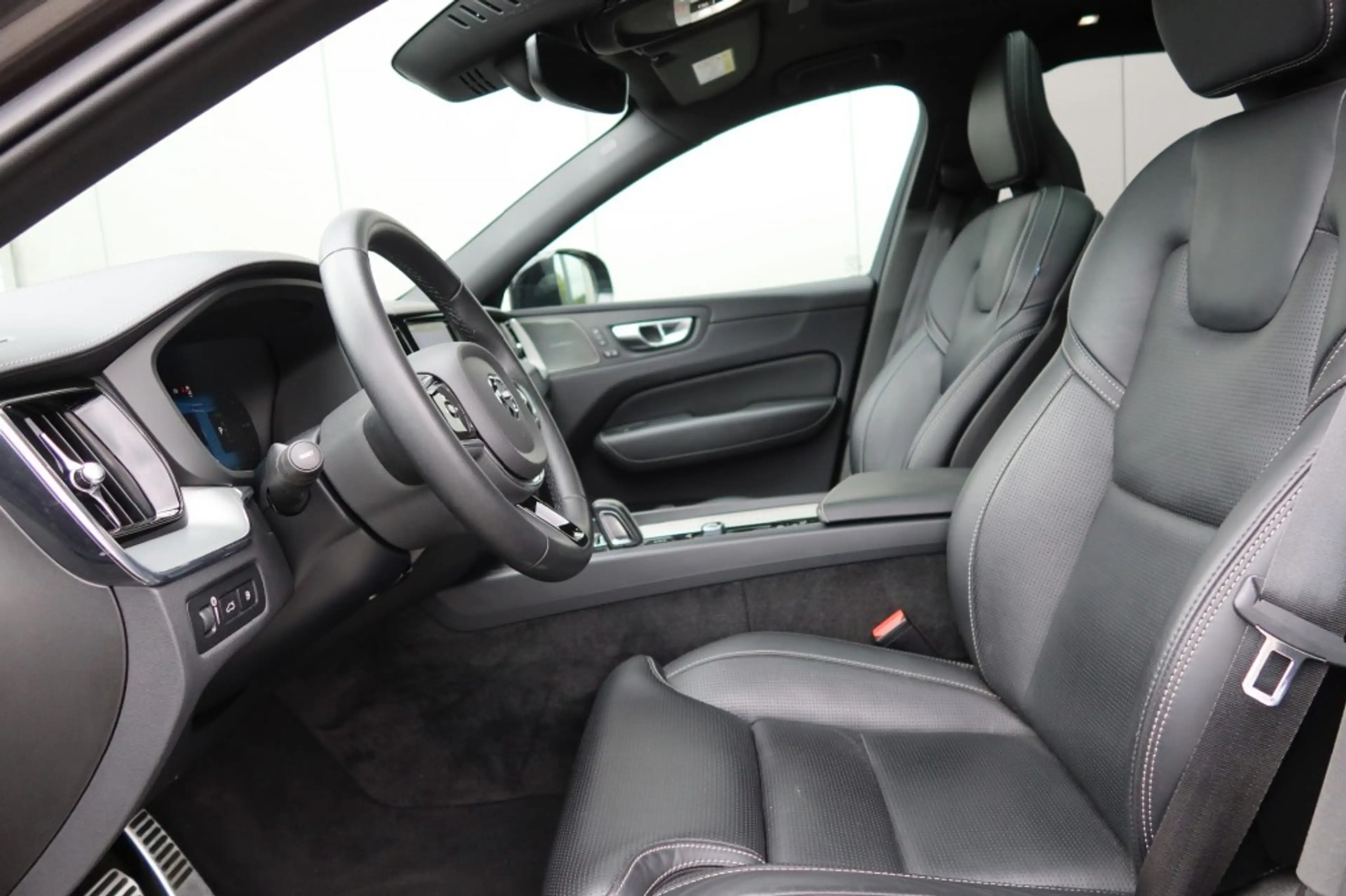 Volvo XC60 2.0 T8 AWD 456pk Inscription Exclusive Panoramadak — photo 5