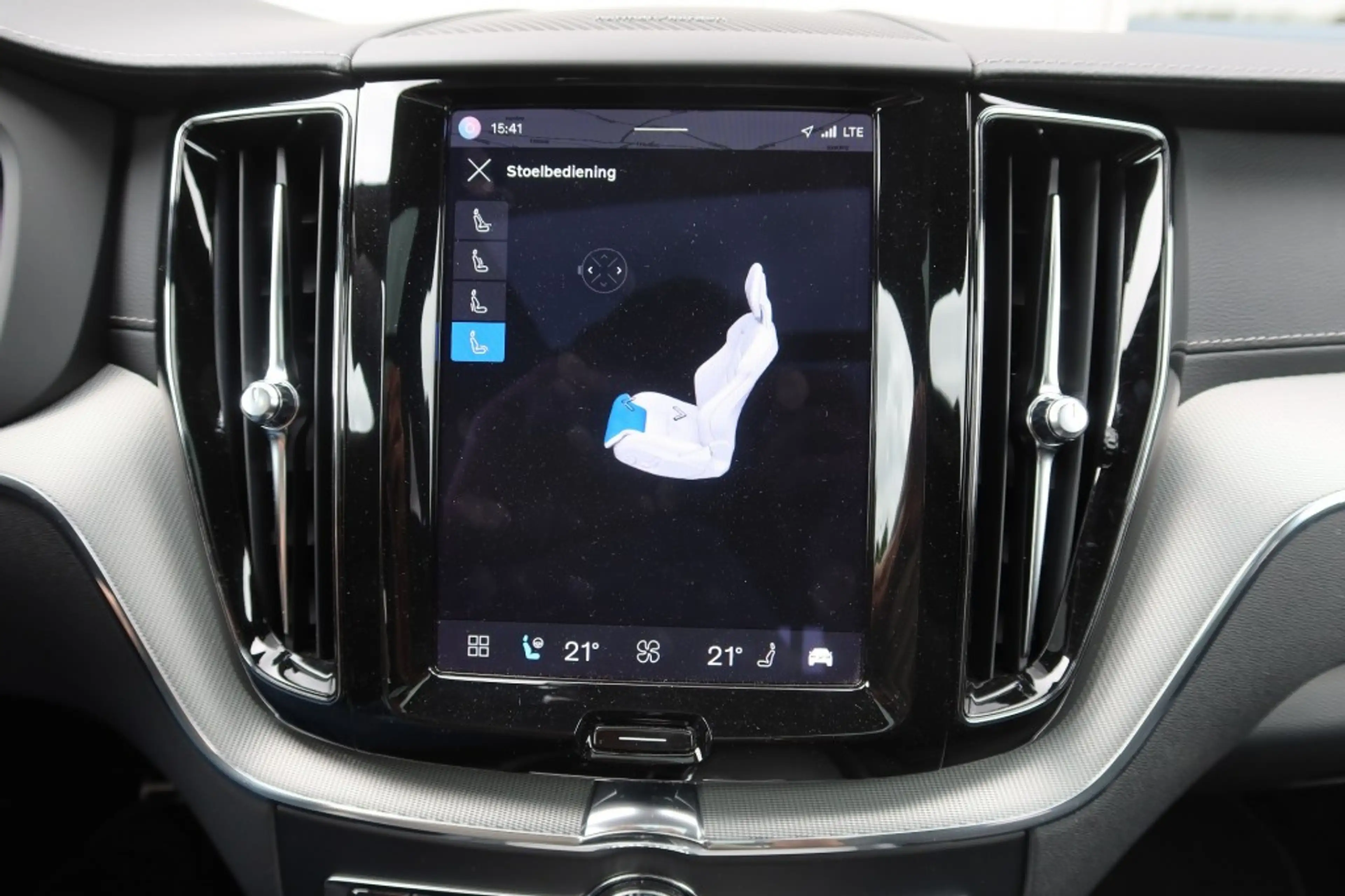 Volvo XC60 2.0 T8 AWD 456pk Inscription Exclusive Panoramadak — photo 10
