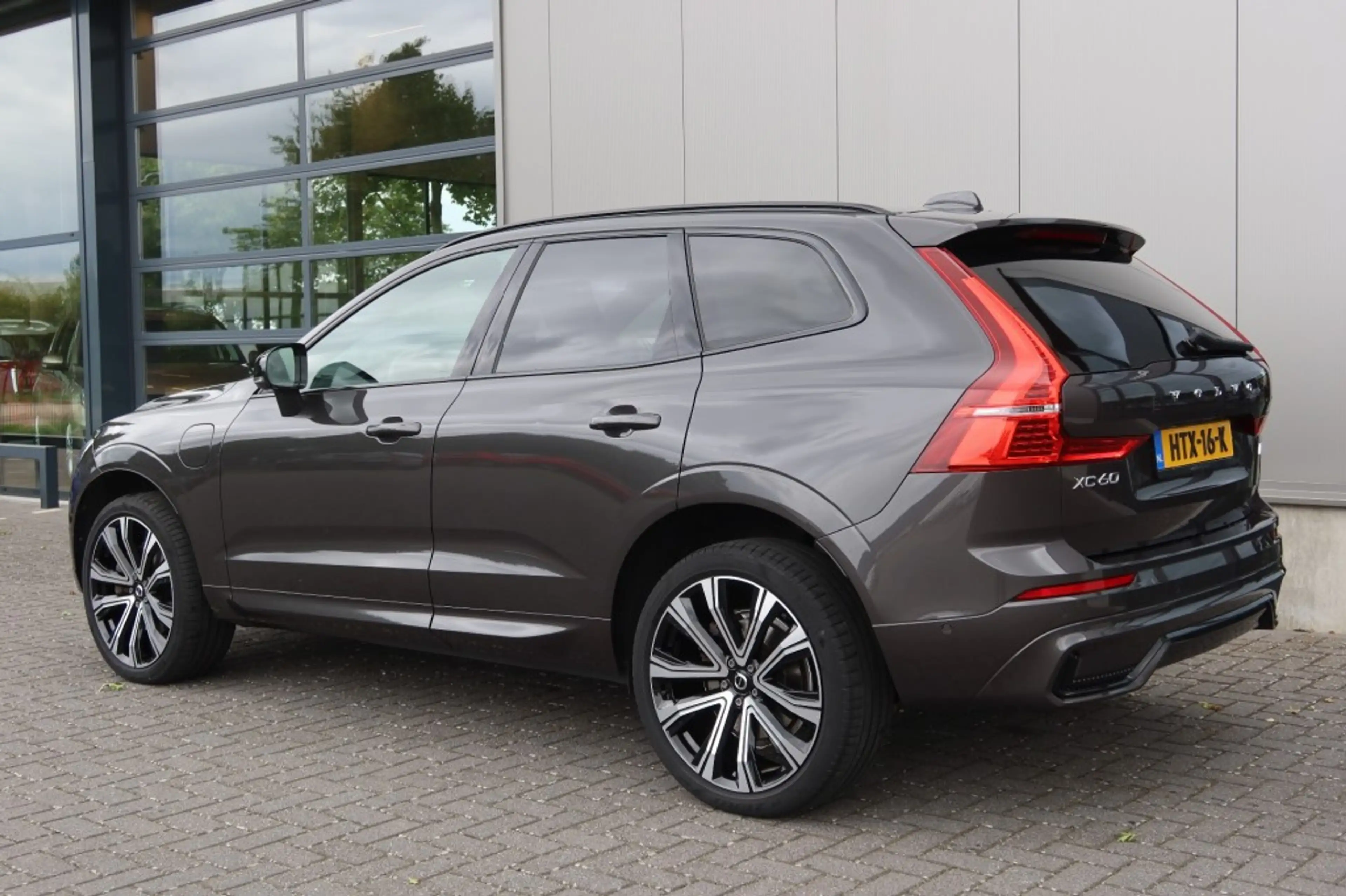 Volvo XC60 2.0 T8 AWD 456pk Inscription Exclusive Panoramadak — photo 4