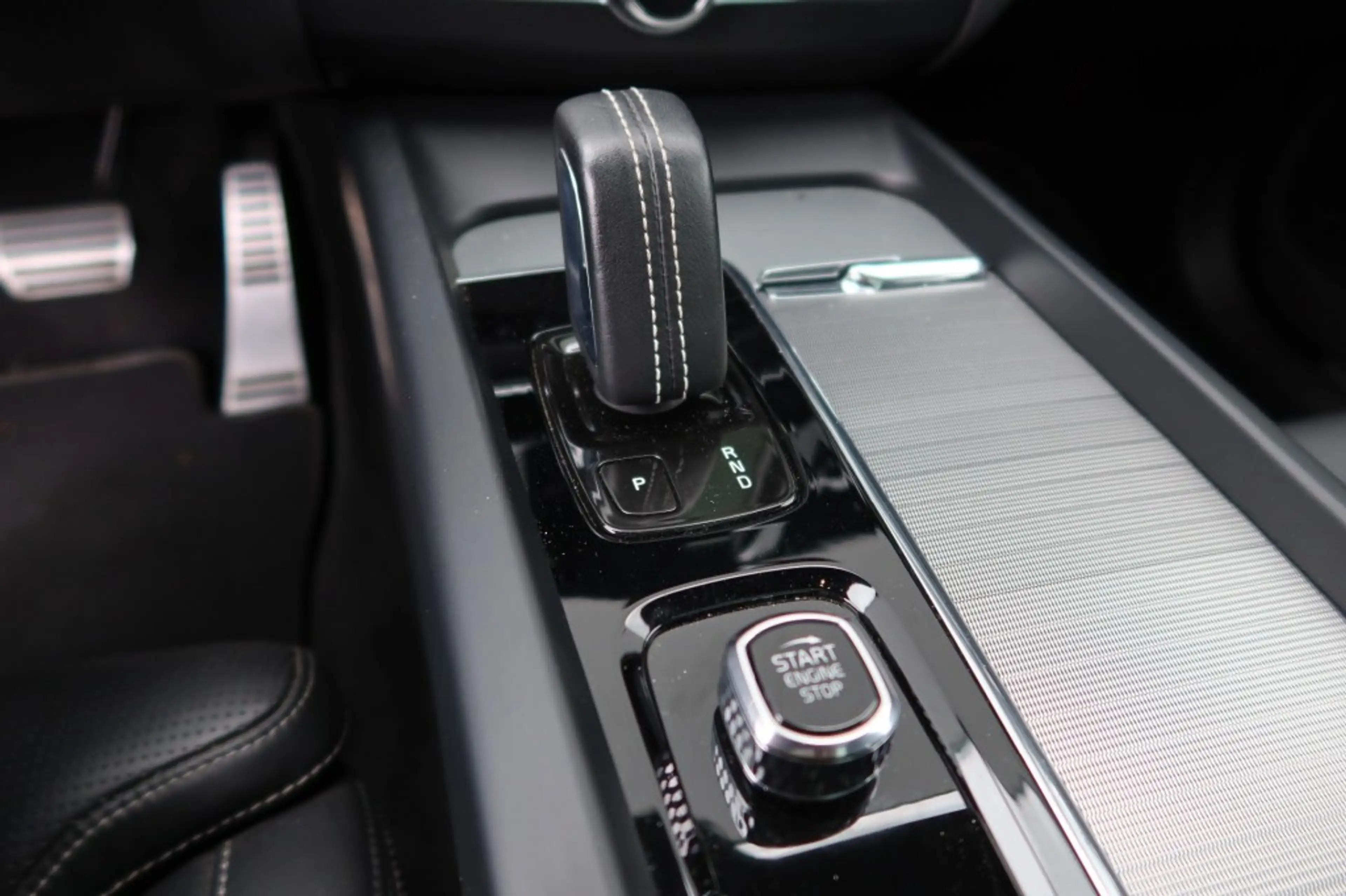 Volvo XC60 2.0 T8 AWD 456pk Inscription Exclusive Panoramadak — photo 13