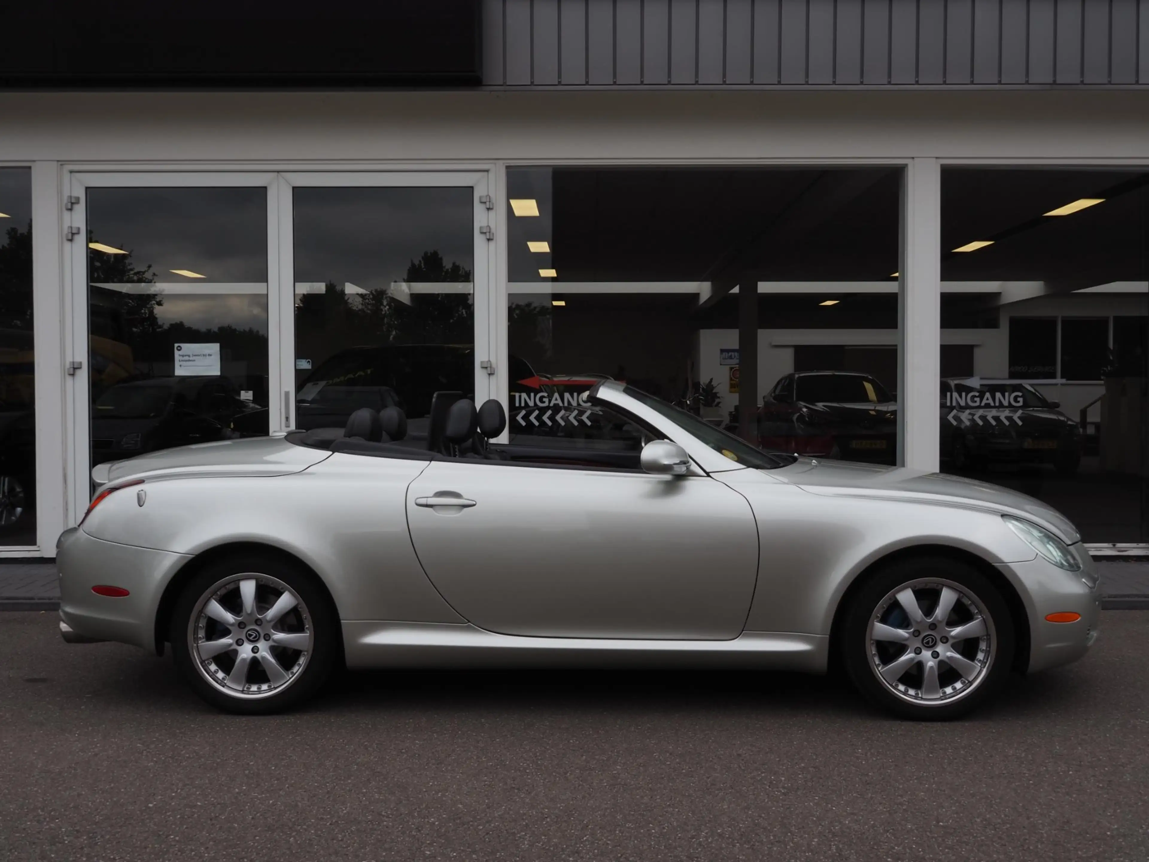 Lexus SC 430 — photo 16