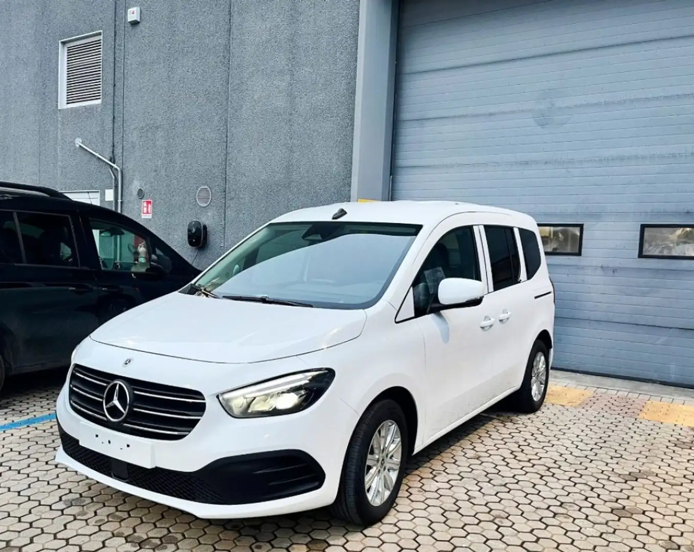 Mercedes-Benz T 180 d Premium Long Bianco - 1