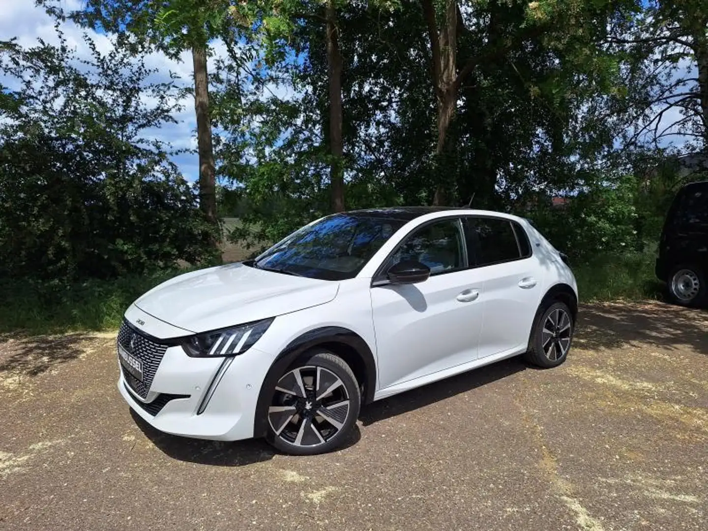 Peugeot 208 e- GT Pack Blanc - 1