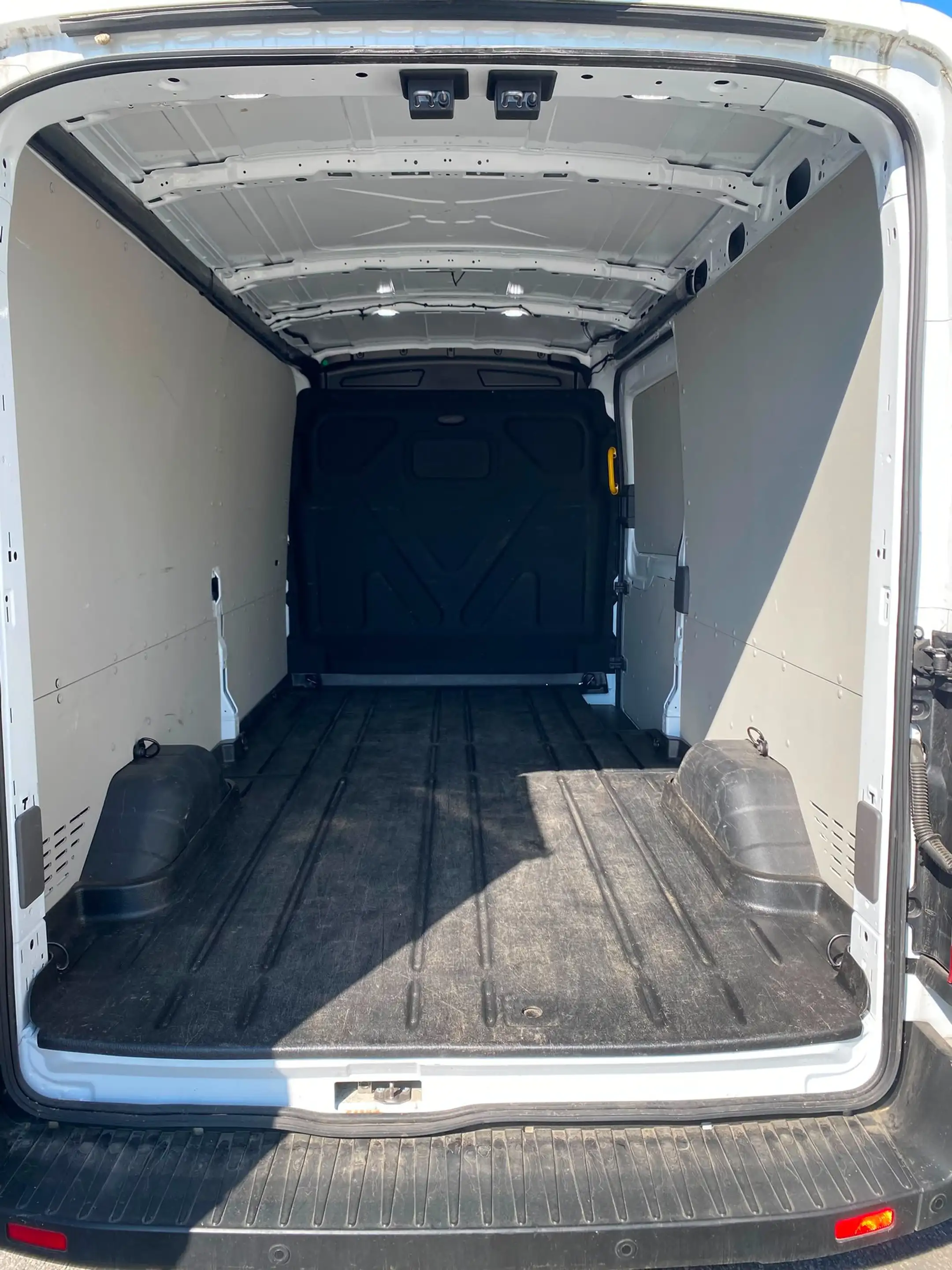 Ford E-Transit E 350 L3 Trend — photo 8