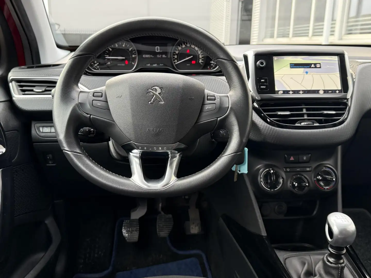 Peugeot 2008 1.2 PureTech Signature Navi,Apple Carplay,Airco,Cr Rouge - 2