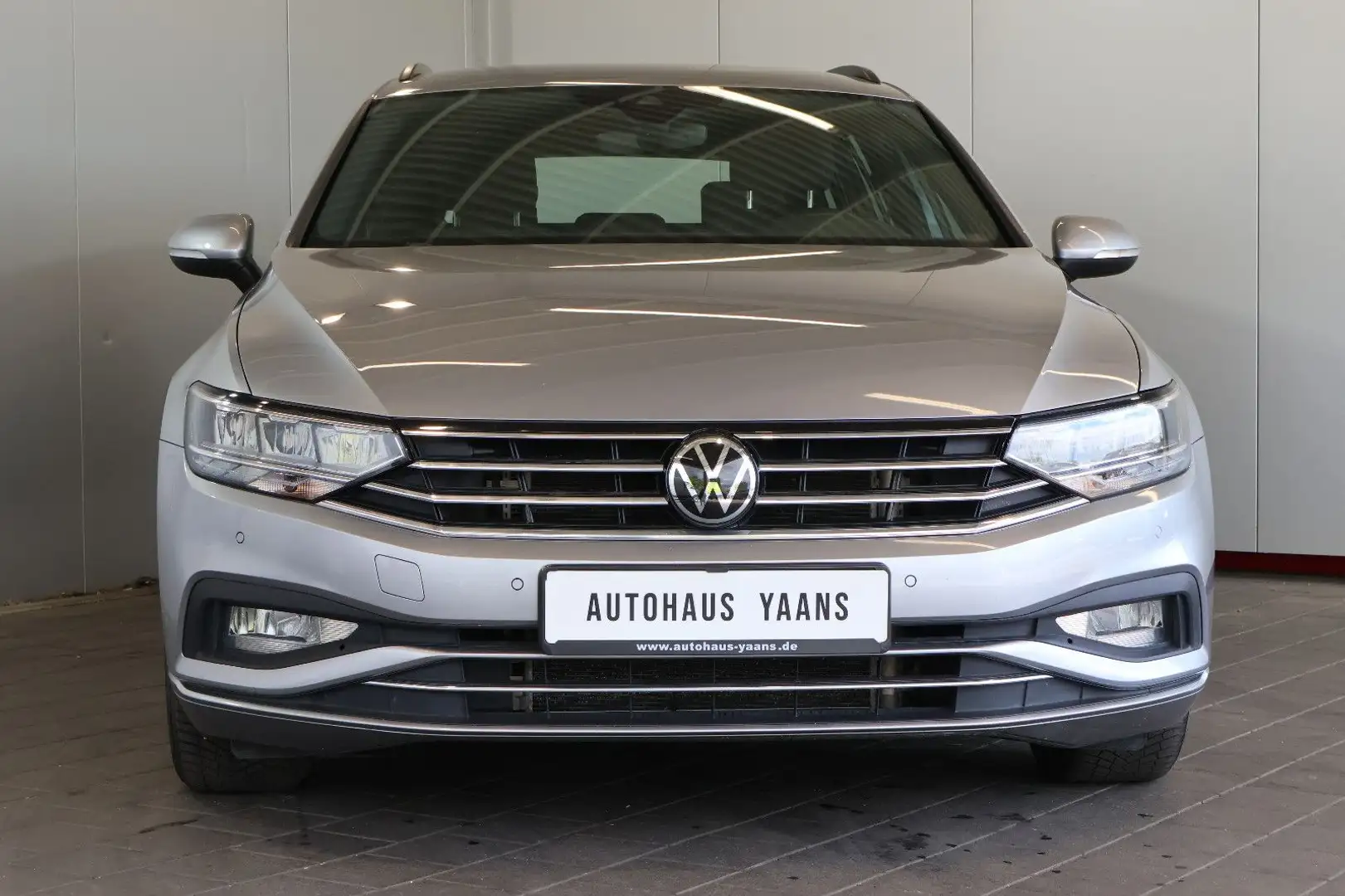 Volkswagen Passat Variant Passat 2.0 TDI DSG Business ACC+LED+KAM+AHK Silber - 2