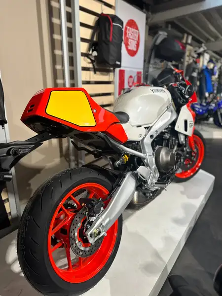 Yamaha XSR 900 - foto 2