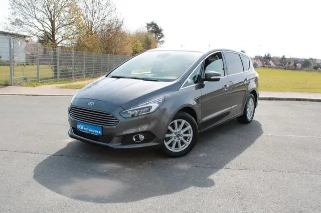 Ford S-Max Titanium 7-Sitzer Tempo Navi LED PDC 17"