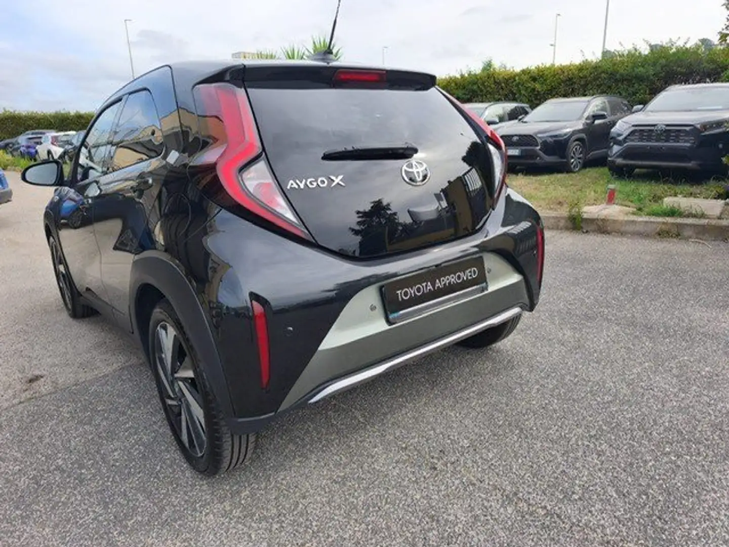 Toyota Aygo Aygo X X 1.0 Lounge 72cv s-cvt Yeşil - 2