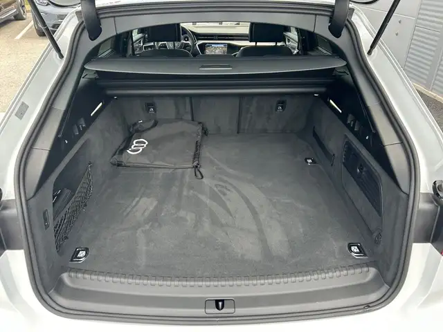 Audi A6 Avant 55 TFSI e PHEV quattr Ansicht 12