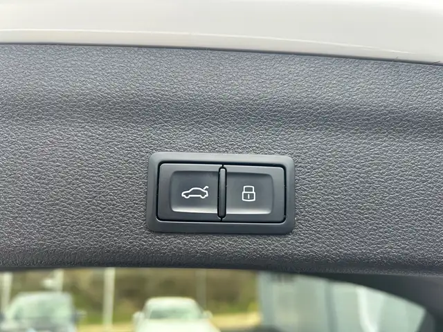 Audi A6 Avant 55 TFSI e PHEV quattr Ansicht 13