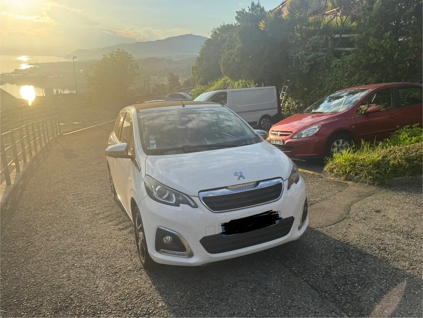 Peugeot 108 108 1.2 VTi 82ch BVM5 Active TOP! Blanc - 1
