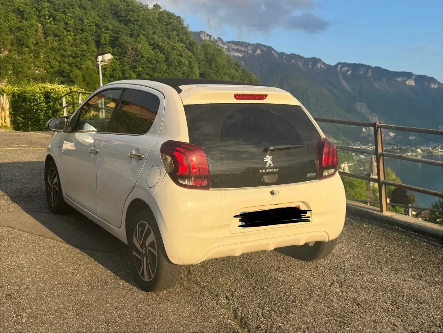 Peugeot 108 108 1.2 VTi 82ch BVM5 Active TOP! Blanc - 2